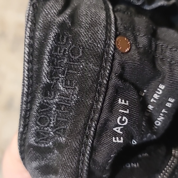 American Eagle Outfitters Men's siz 26 move free athletic jean distressed shorts - Picture 6 of 8